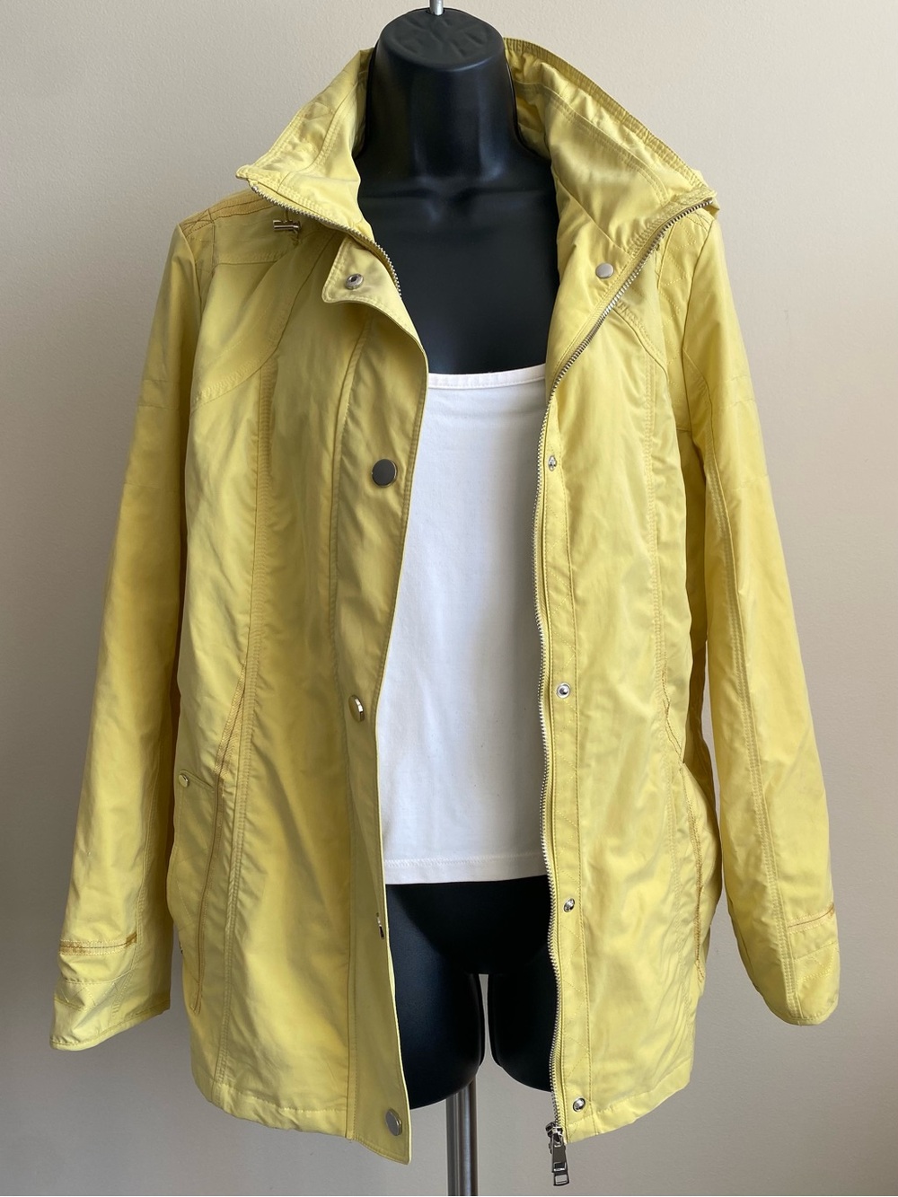 Vintage pale yellow jacket‎ outdoors utility raincoat